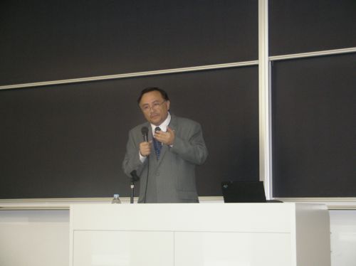 �g���L�X�^�[�j��g